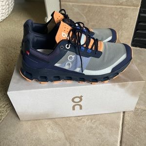 CloudVista On Running Shoes. New never worn. Size 7 (fits like 6.5)